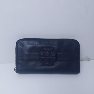 Tory Burch Stacked T Zip Continental Wallet - Black